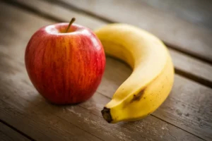 Is a banana and an apple a healthy breakfast